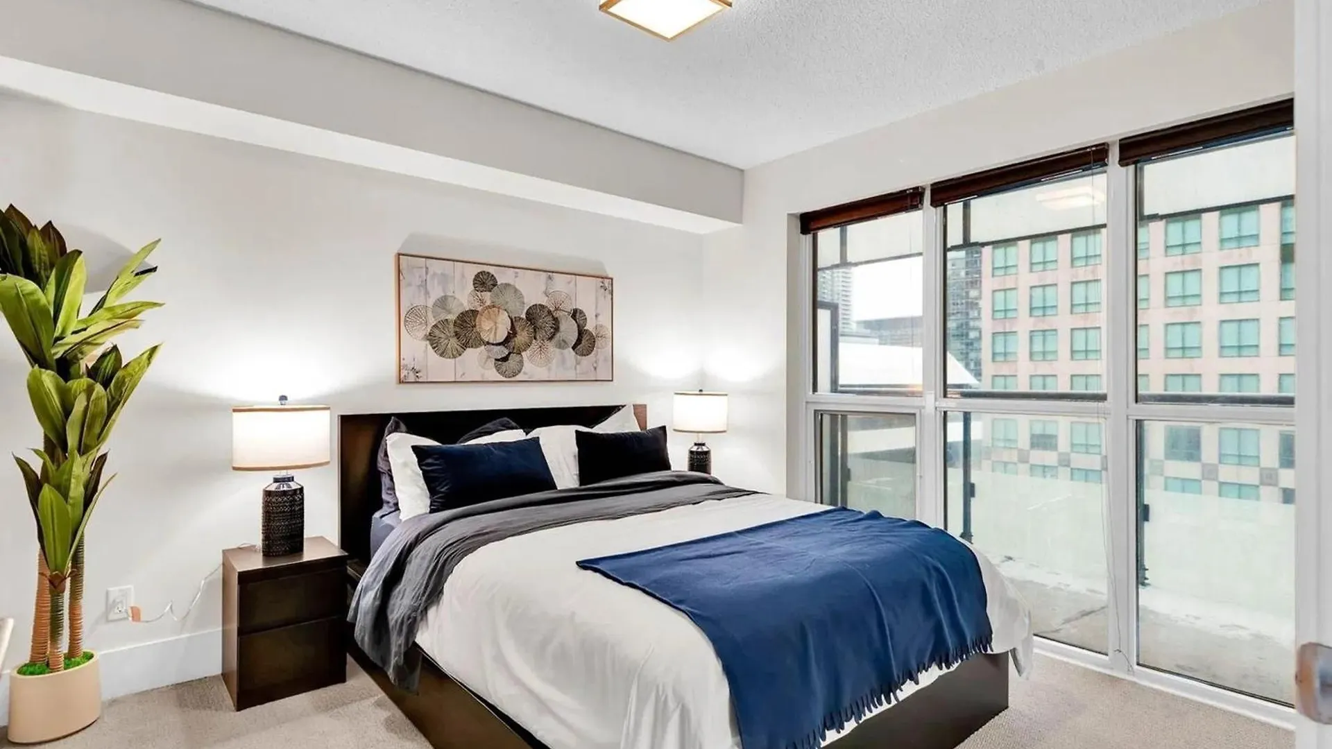 The Ellios Suites - In Downtown Toronto, Opposite CN Tower & Rogers Centre 0*, Toronto
