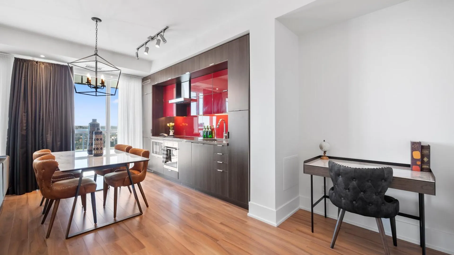 The Ellios Suites - In Downtown Toronto, Opposite CN Tower & Rogers Centre Apartment Toronto